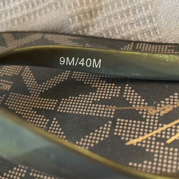 Michael Kors matching 3 item set monogram Belt bag & Sandals - Picture 7 of 7